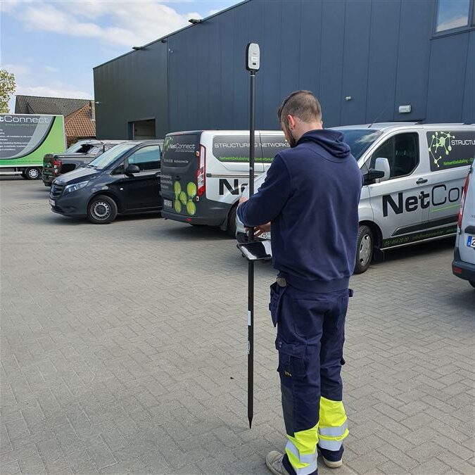 Leica FLX100 GNSS antenne nutsleidingen meten asbuiltplan geodeet